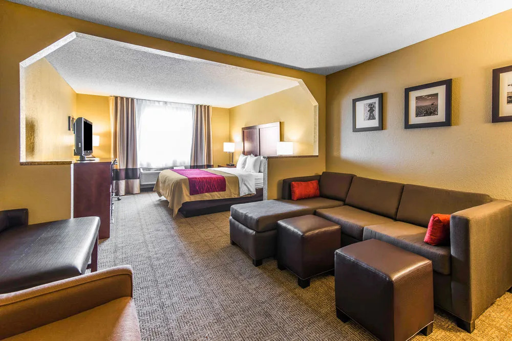 Comfort Inn & Suites North