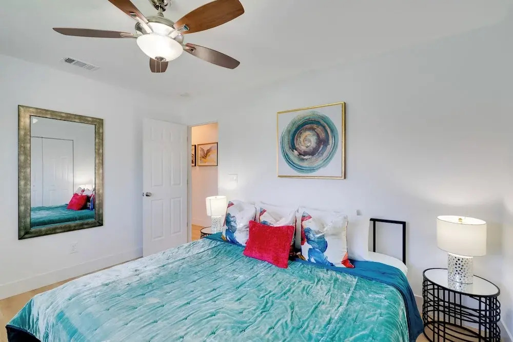 Heated Saltwater Pool < 2 Mi to Yacht Club Beach!
