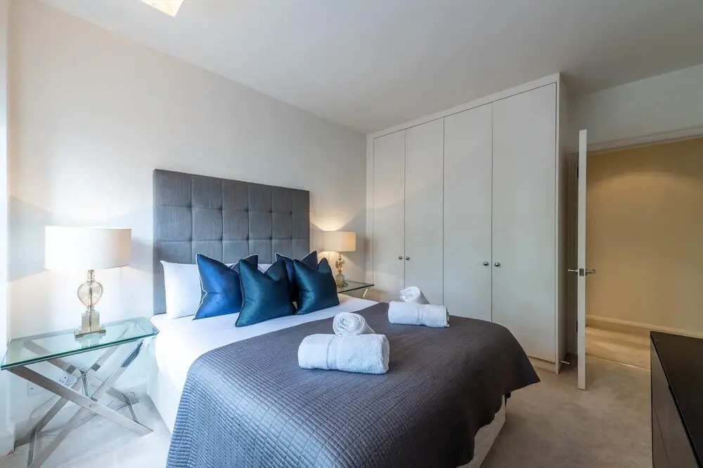 Smart 2 Bedroom Apartment in Chelsea 26