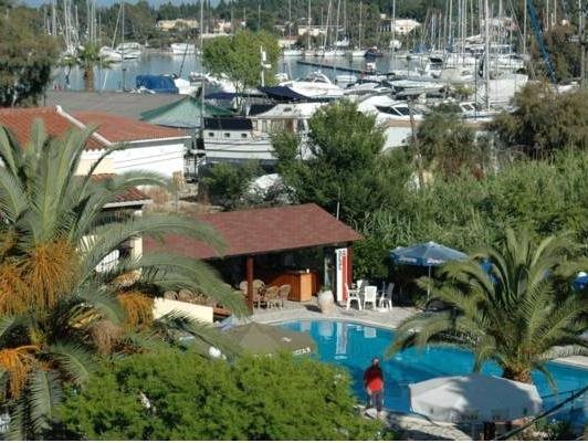 Zefiros Apartments