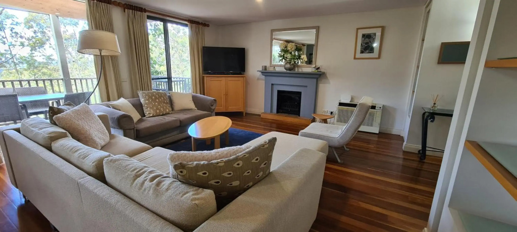 VILLA DION - 3 Bedrooms situated in Cypress Lakes Resort