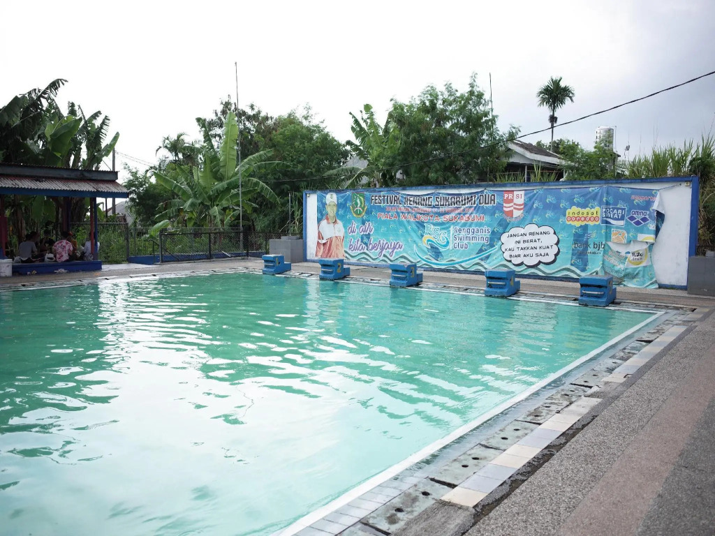 RedDoorz near Taman Kota Lapang Merdeka Sukabumi