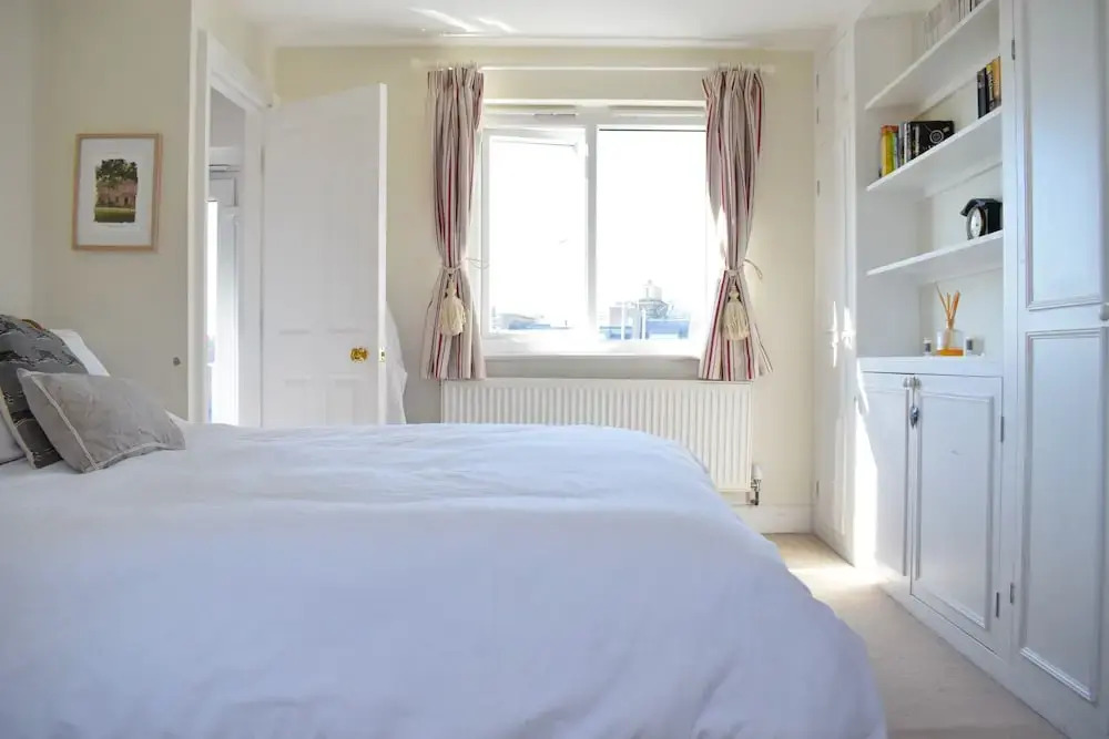 Lovely Newly-renovated 3 Bedroom Apartment in Fulham