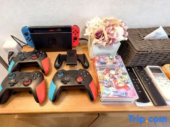 No.101 Giant screen projector  Switch  board games Taisho Station 5 Minutes Direct to Airport