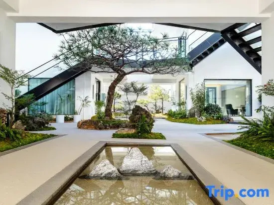 Yueshi · Yunyue Holiday Villa Designer Luxury Resort Hotel (Sunshine on Golden Mountain View Store)