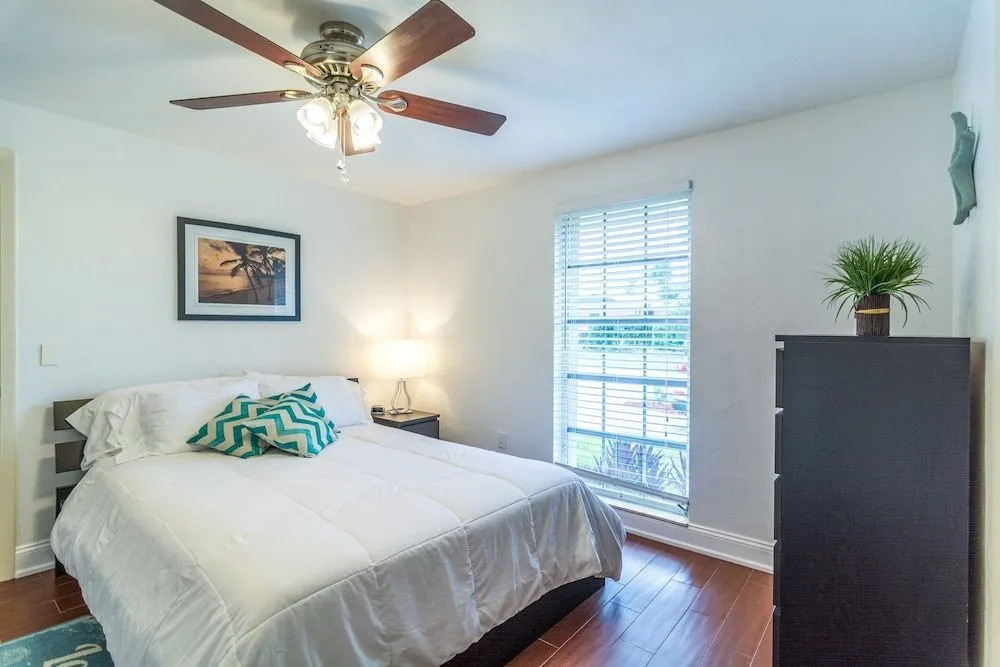 71 Manor Terrace Home 3 Bedrooms 2 Bathrooms Home