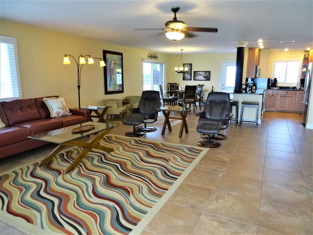 Sunset Royale 416 2 Bedrooms 2 Bathrooms Apts