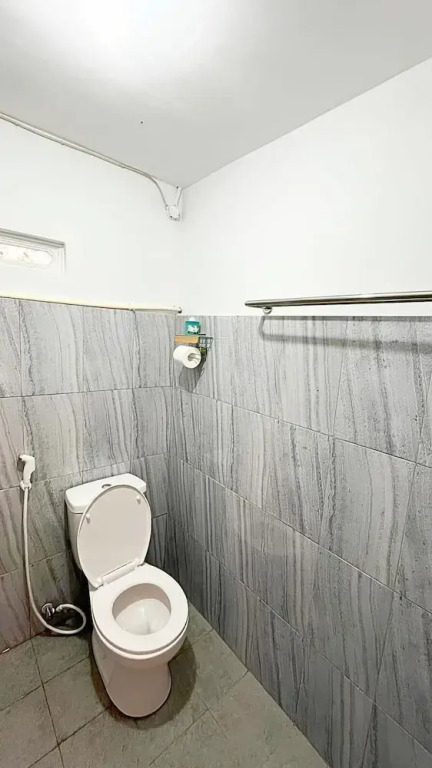 Djuragan Kamar Halona