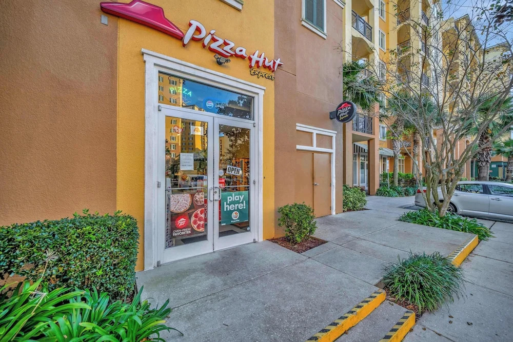 2BR Fireworks View With Pool Spa 5 Minutes to Disney