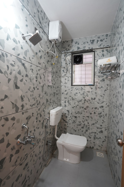 Ay Plus Regency Hotel