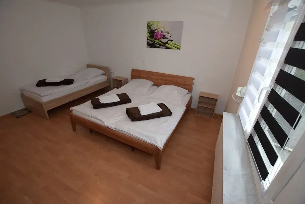 AB Apartment 25