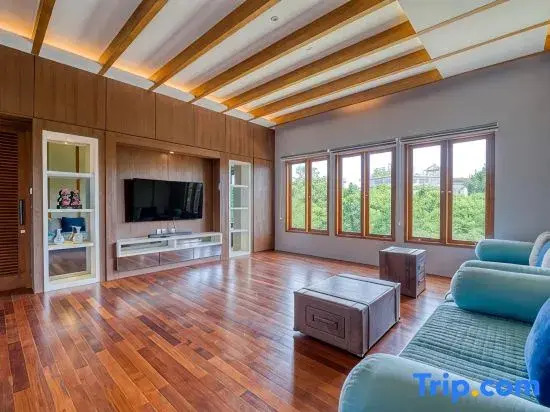 Sky Haven Retreat 6BR Villa in Balangan, Uluwatu
