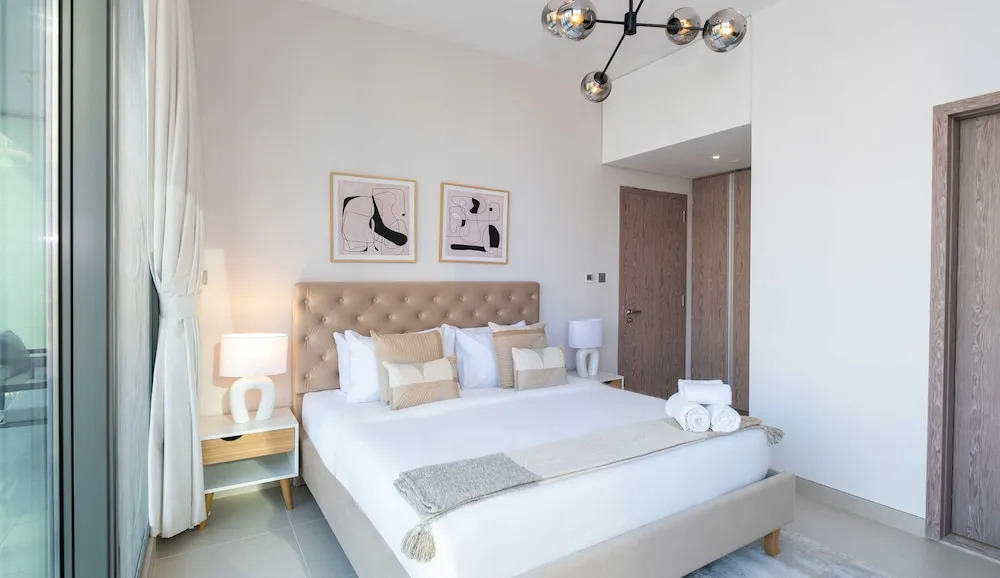 LUX  LIV Contemporary Marina View Suite