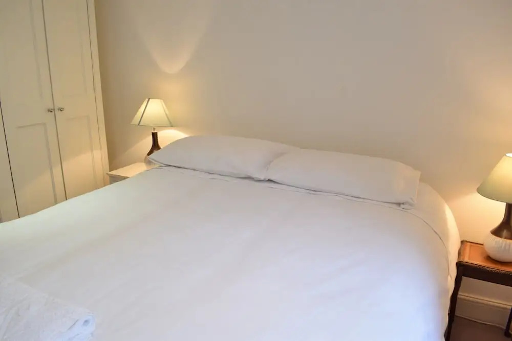 Chelsea 2 Bedroom Apartment With Patio