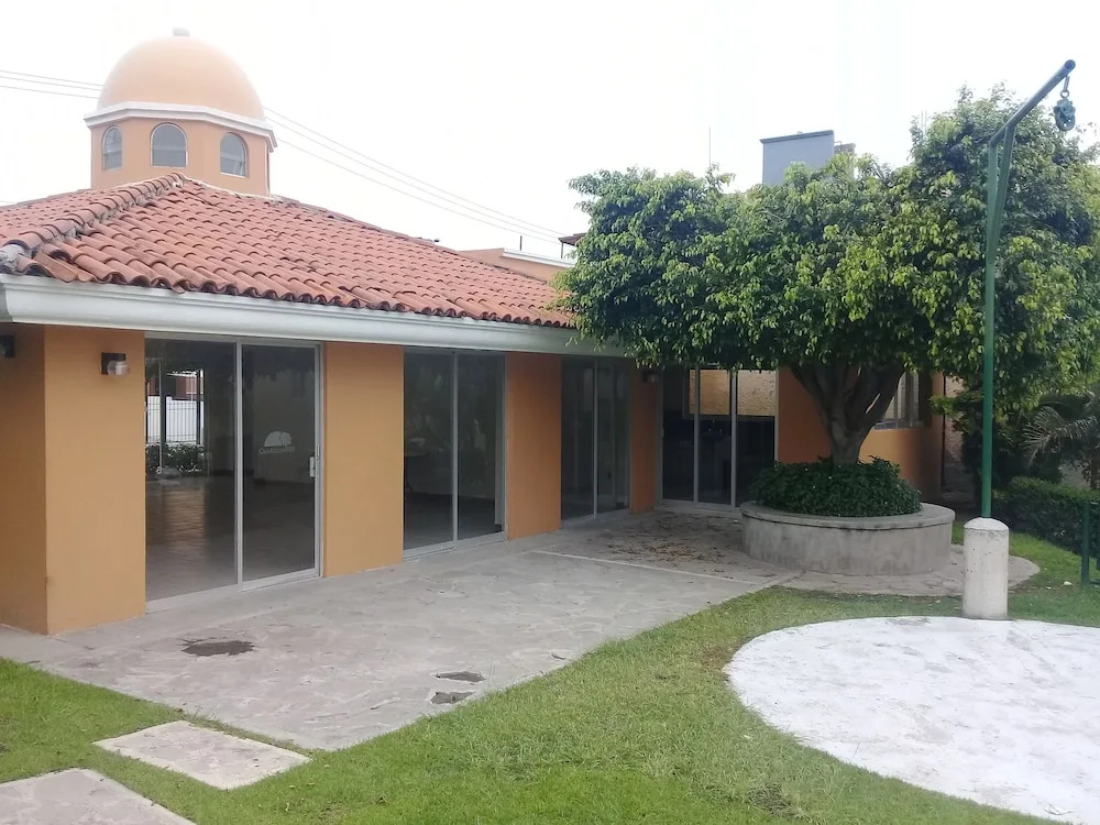 Guadalupe Inn House