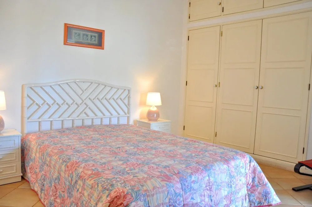 Large Private Pool Villa With 5 Suites, Free air Conditioning