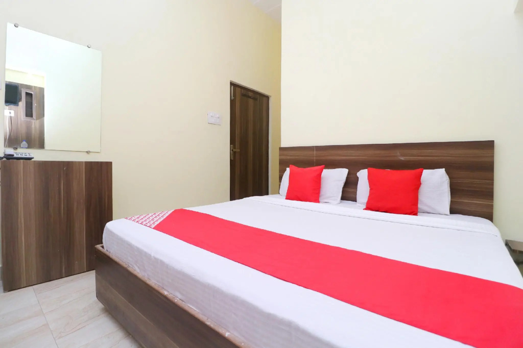 Arora classic guest house