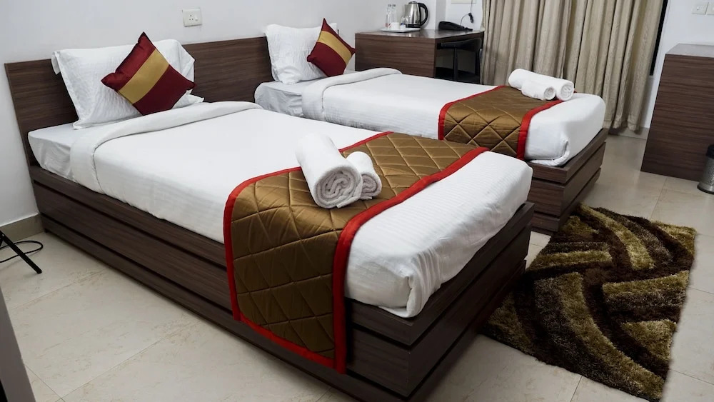 The Altruist Koparkhairane Hotel
