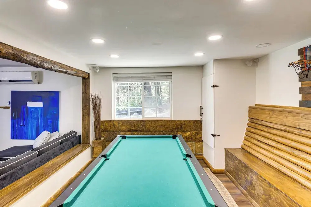 Golf & Swim! Pine Mtn Club Retreat w/ Game Area