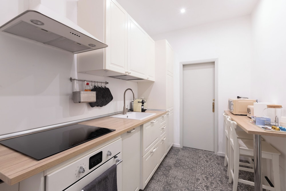 City Center- Modern and Bright apartment