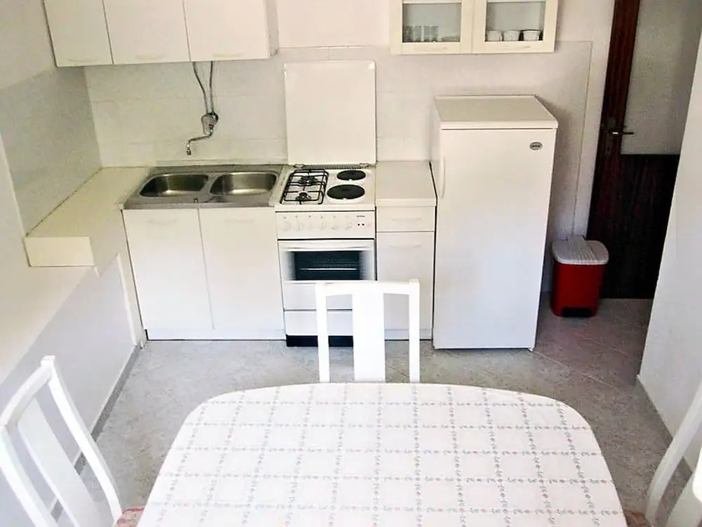 Apartment Serene Step From The Sea, Sleeps 5