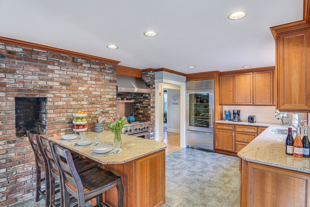 Expansive Group Getaway < 1 Mi to Dtwn Falmouth!