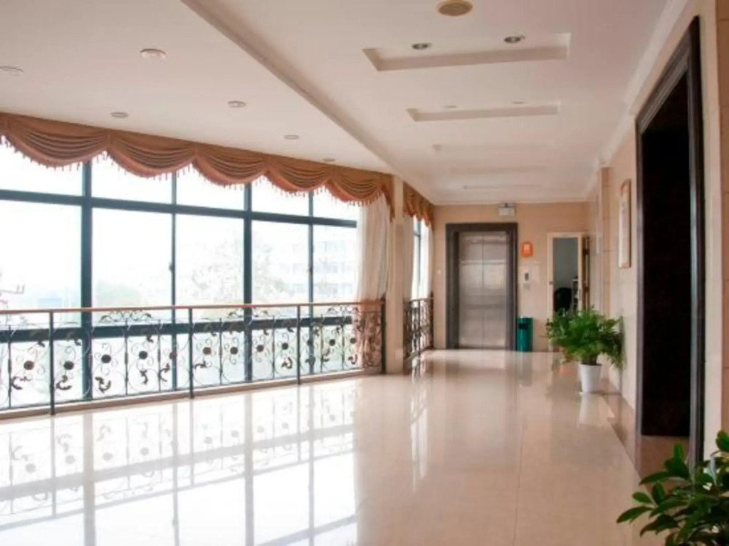 Shuiyue Qinghua Hotel