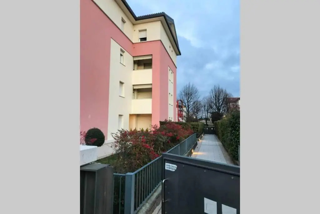 Apartment with free parking near the center