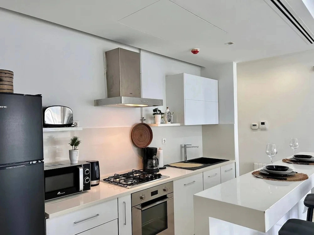 Malachite Elegance & Comfort in Sidi Daoud