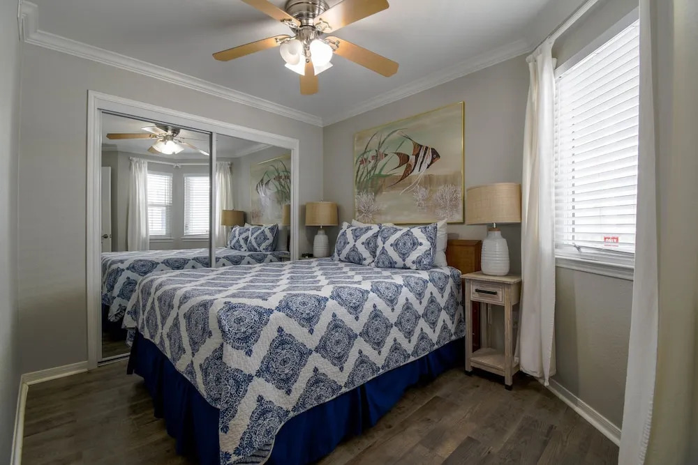Seascape 2108 1 Bedroom Condo by RedAwning