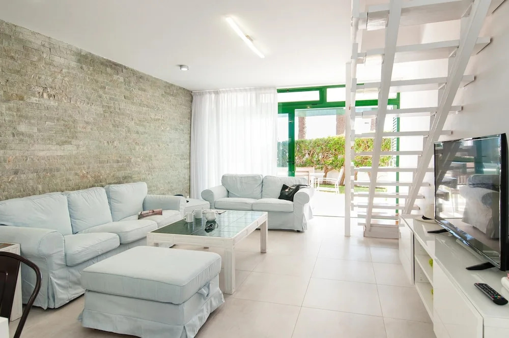 Beachfront Apartment Las Burras FA03 by VillaGranCanaria