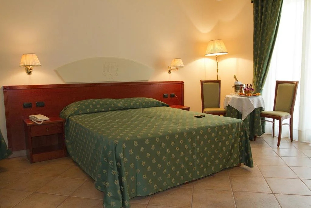 Hotel Tito Serrano