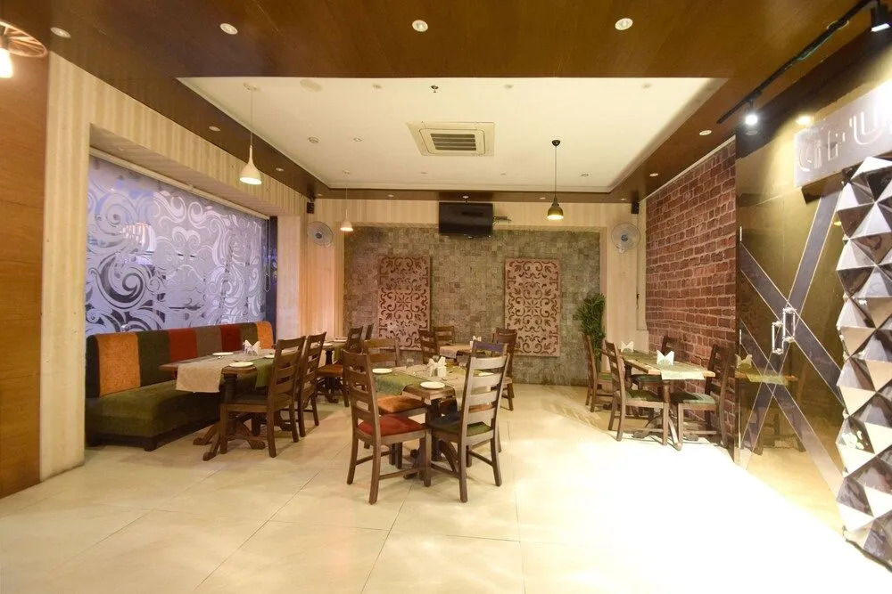 Capital O 23134 Hotel Radiant Star