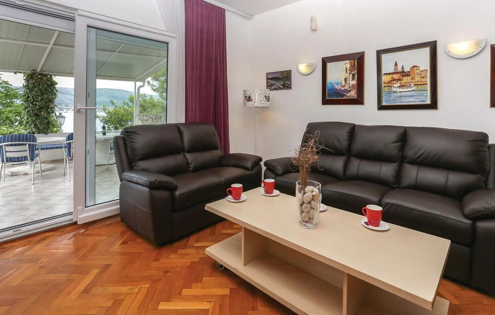 5 Bedroom Lovely Home In Okrug Donji