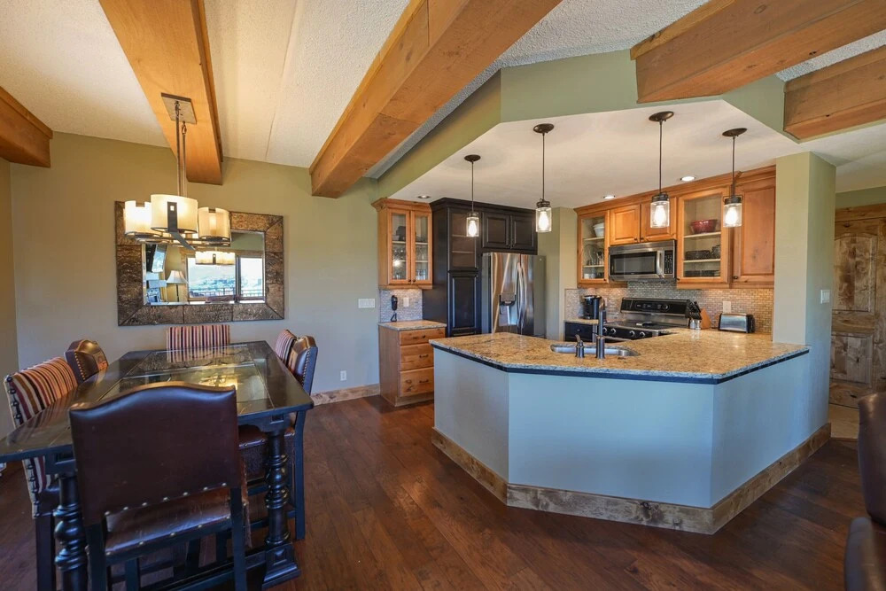 5th Floor 2bd/2ba Condo With Magnificent Views 2 Bedroom Condo by RedAwning