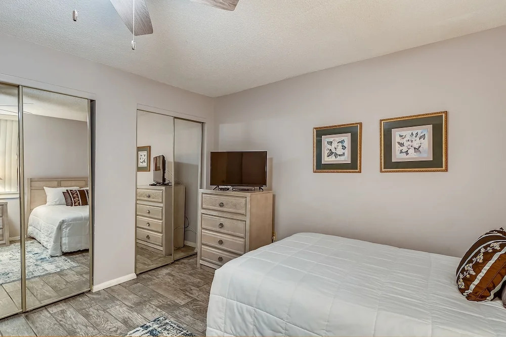 Dolphin Point 103b 2 Bedroom Condo by RedAwning
