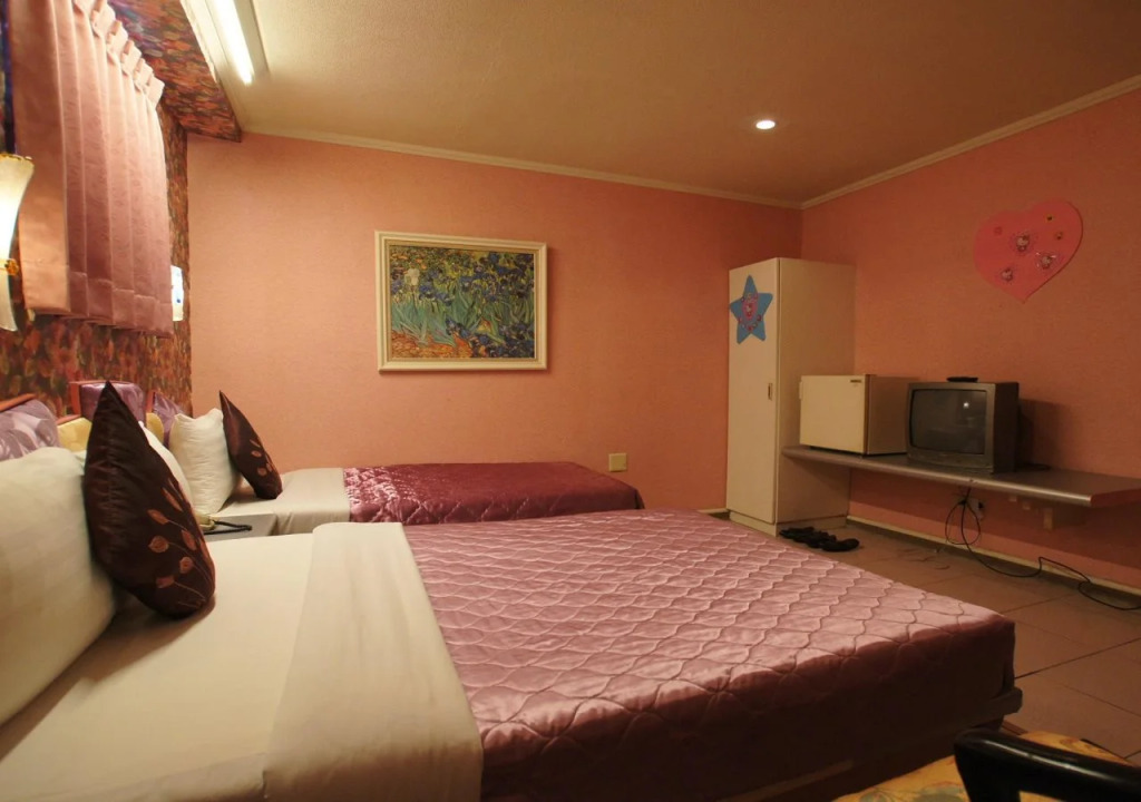 Boston Plus Hotel