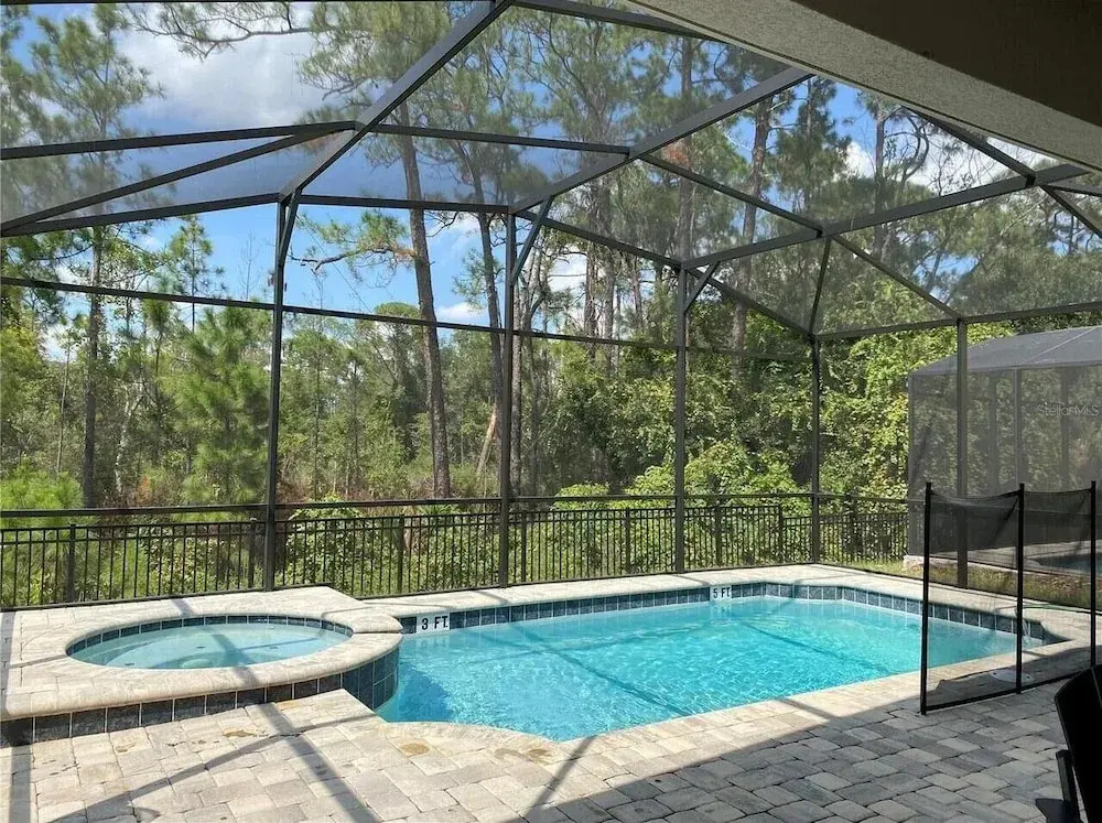 8949 CB - Exquisite Luxury Home With Pool Retreat