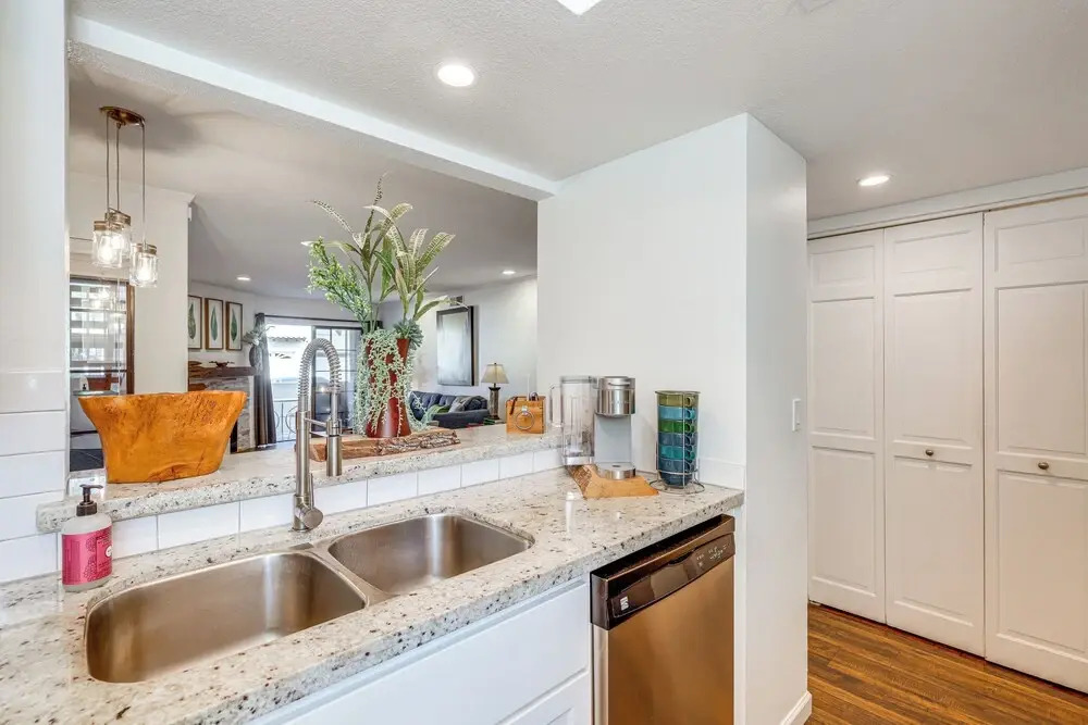 Quiet Condo w/ Pool Access, Near Arizona Boardwalk