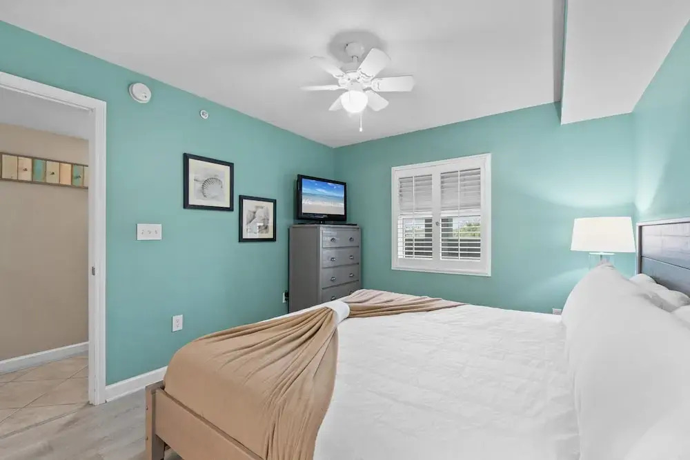 Pelican Isle 212 - Salty Air Bliss
