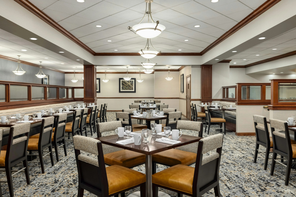 DoubleTree by Hilton Pittsburgh-Green Tree