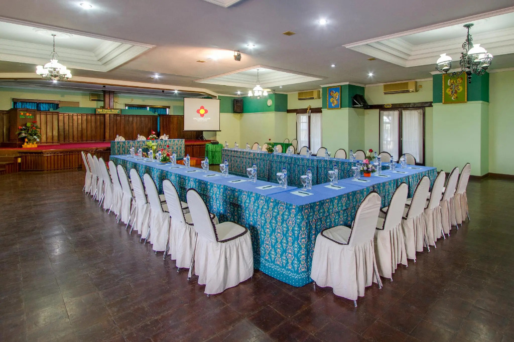 Bali Taman Lovina Resort & Spa Suites