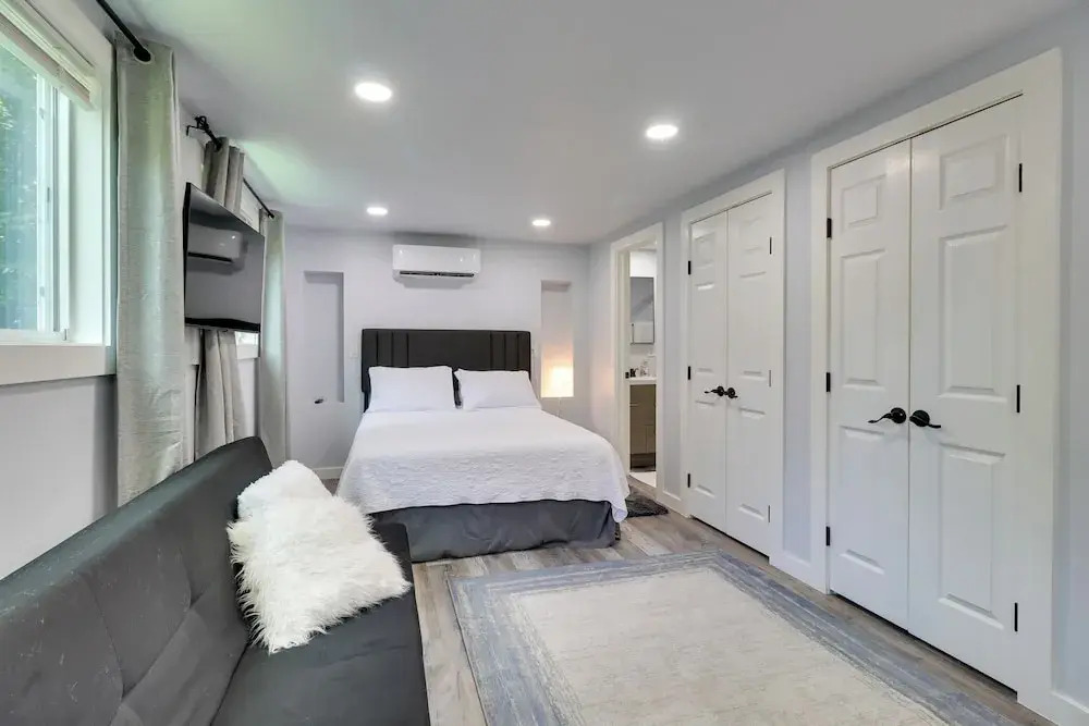 1 Mi to Dtwn: Renovated Retreat in Georgetown!