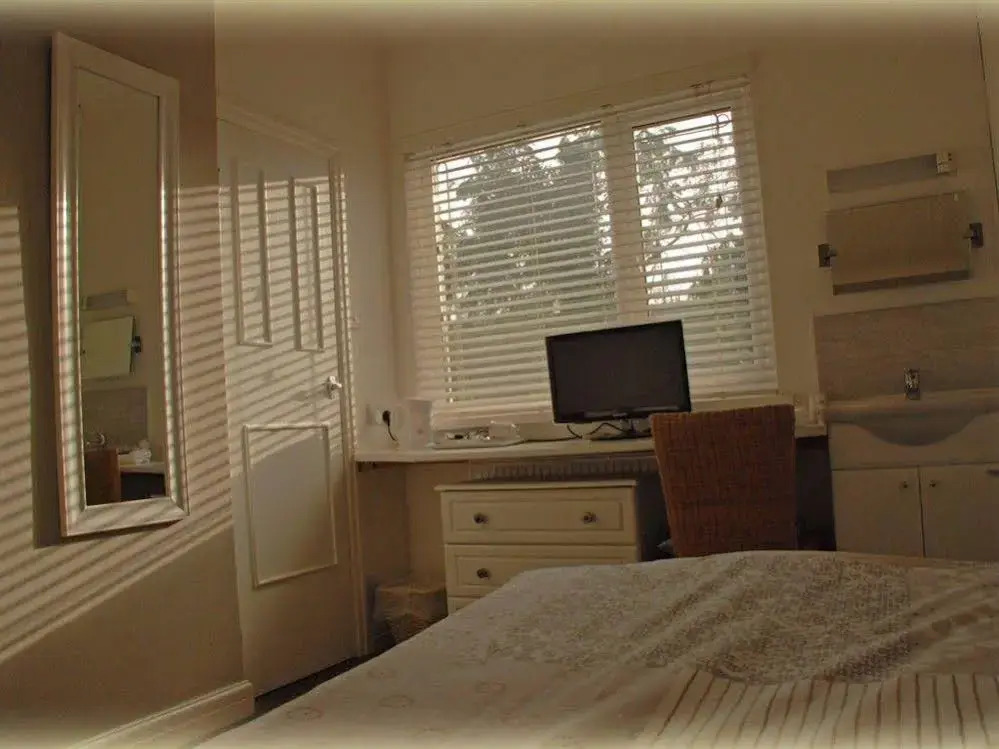 1 Bed in Saundersfoot oc-pw1007