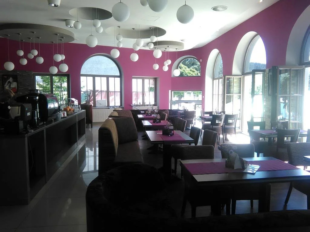 City Hotel
