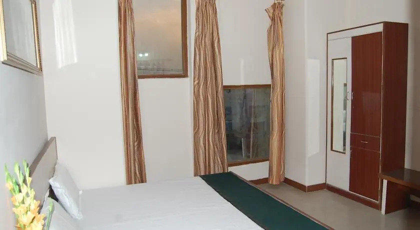 Hotel Red Inn
