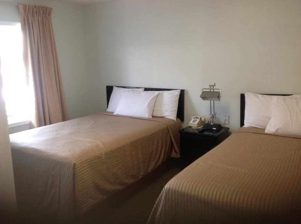 Plaza Motel