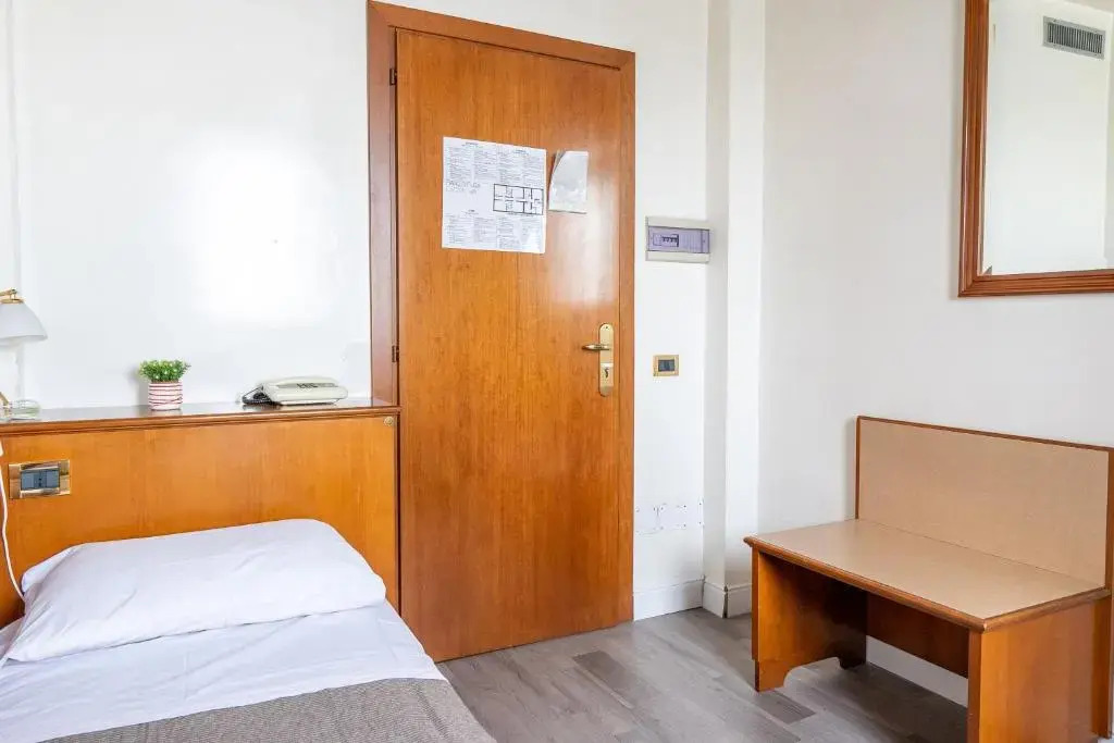 Hotel Villa Sara with pool and parking near Venice