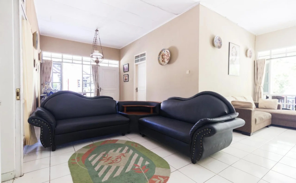 PELE Backpacker Guesthouse