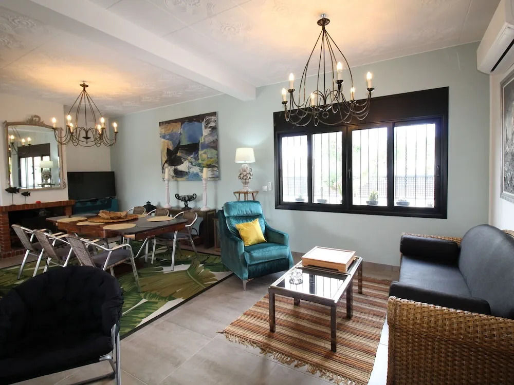 Elegant Holiday Home in Empuriabrava With Pool